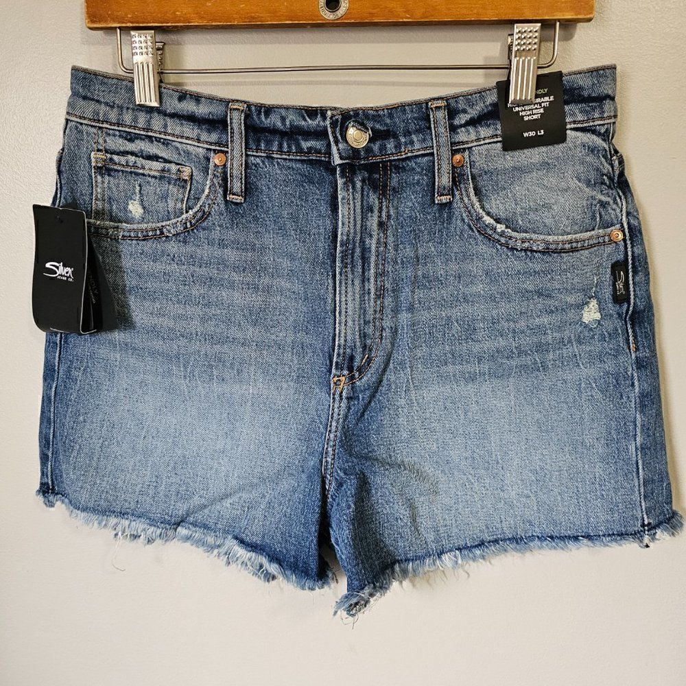 NWT SILVER JEANS HIGHLY DESIRABLE UNIVERSAL FIT HI RISE SHORT ECO FRIENDLY 30W